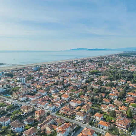 Michelangelo Ii By Interhome Marina di Pietrasanta